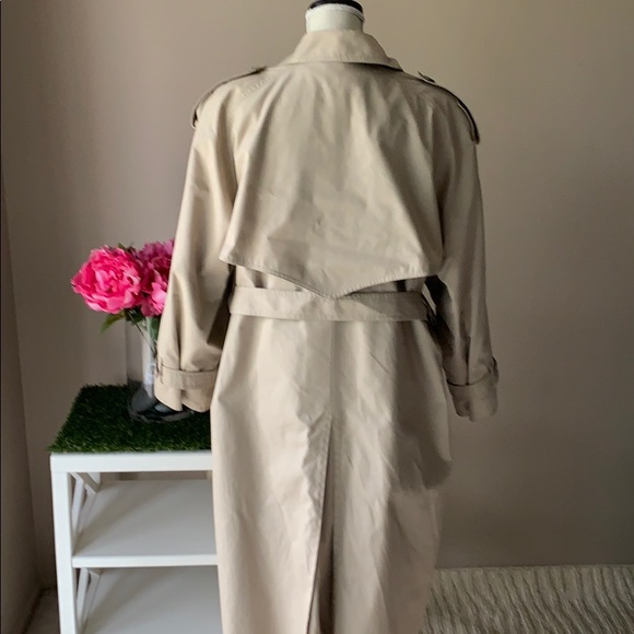 London Fog trench coat, 16P - Picture 5 of 8